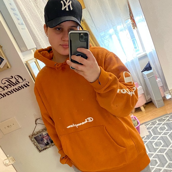 Meet your Posher, Alanis - Picture 1 of 1